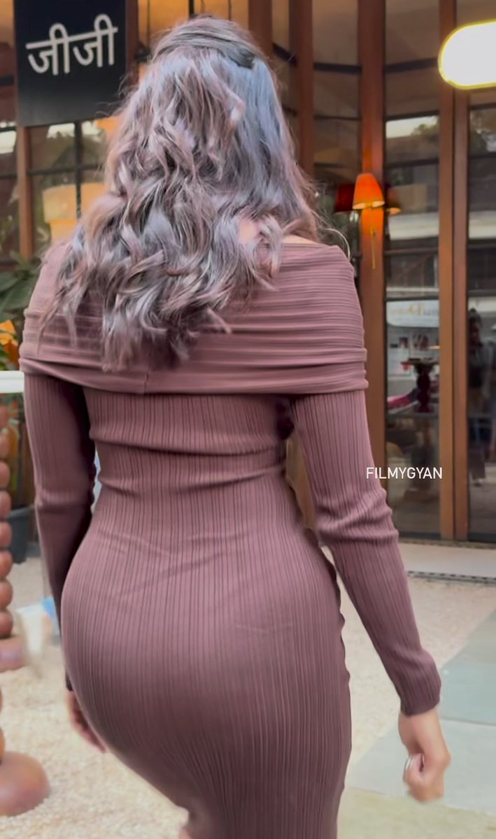 gill_to_kill's tweet photo. #actress #Poojahedge Steroids 🍑 #Poojahegdehot #Deva #DevaTrailer
#DevaTeaser #actresshub_pooj https://t.co/ALOJRU5JaO
