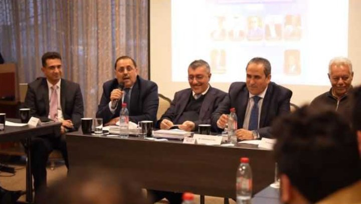 د. أبو حورية: يحذر من استمرار الخلافات السياسية التي تضعفنا وتسهل للحوثيين التمدد، مؤكدًا على دعم المقاتلين.