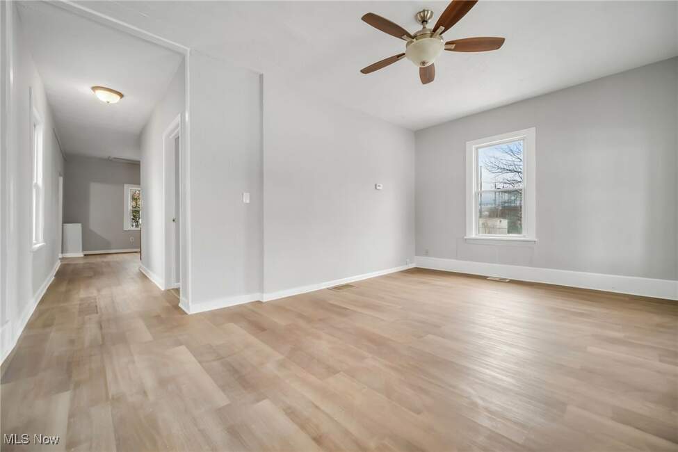 MichaelKaimTeam's tweet photo. 🔥🔥🚨HOT RANCH #NEWLISTING 🚨🔥🔥
4302 Fenwick Avenue, Cleveland
1 BD, 1 BA, 760 SqFt
0.05 ACRES🌳
💰$110,000
https://t.co/TtqbQGlzzm
☎️Michael Kaim 440-796-0425
#themichaelkaimteam #kaimteam #onereal #clevelandrealestate #realestate #justlisted #homesweethome #homeforsale https://t.co/uAzjdSkLCa