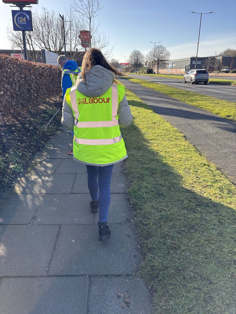 Labour out in Molyneux Ward today supporting our community with a litter pick. Fantastic comments from residents. Followed by lots of door step conversations. Labour at the ❤️ Molyneux.