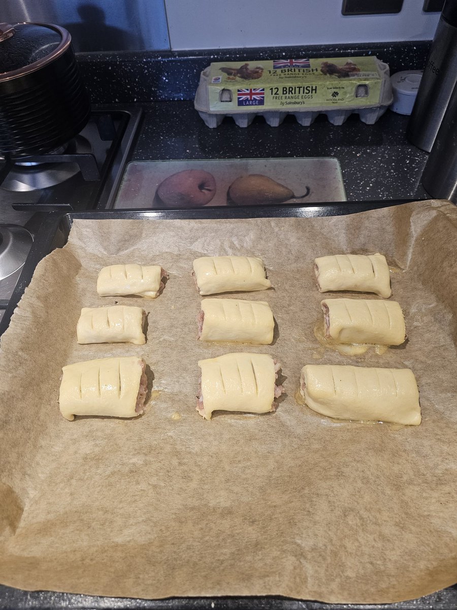 Sausage rolls in the process. <a href="/TeamFuloZim/">TeamFuloZim/Global</a>
