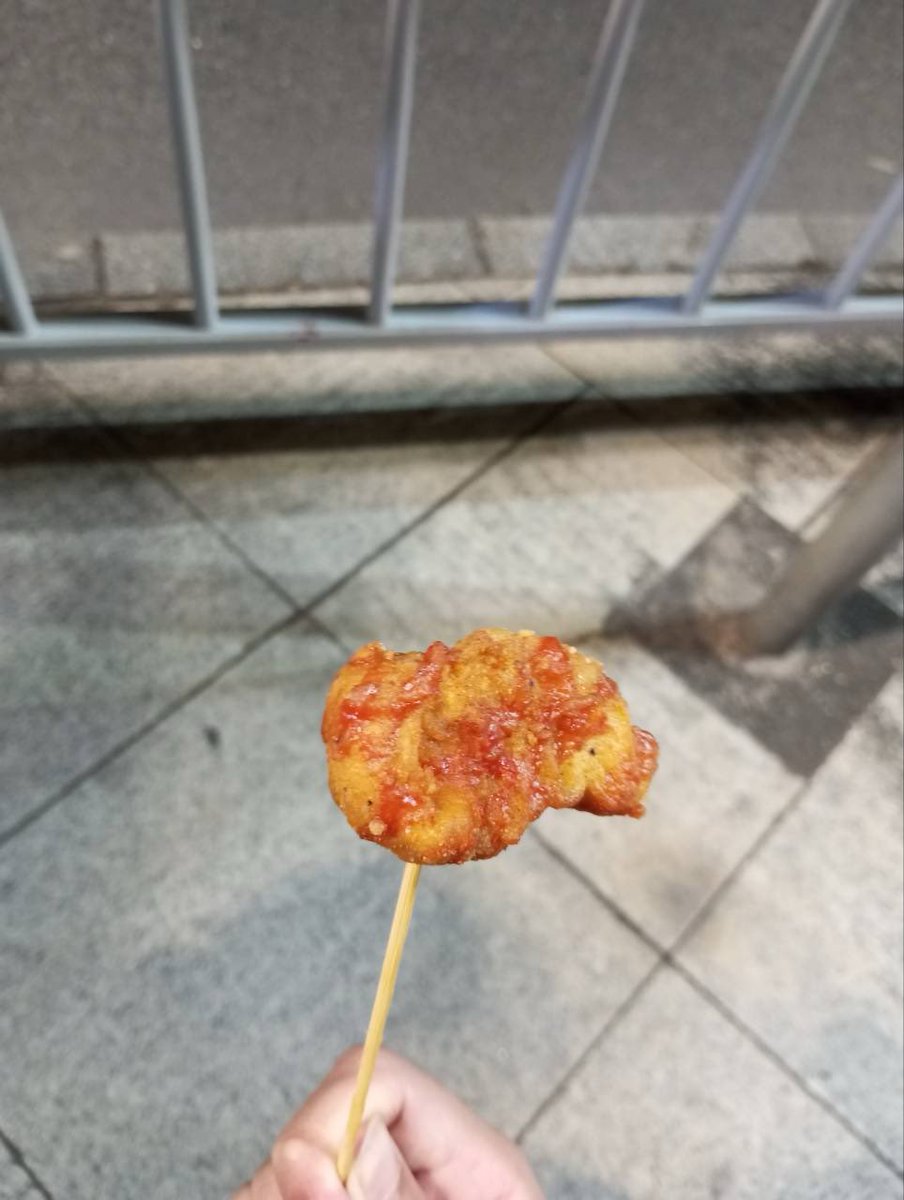 AdmimF's tweet photo. 除了每天的自律，偶尔也会小小的放纵一下啦（明天努力跑回来😭😭） https://t.co/760wrEfwDn
