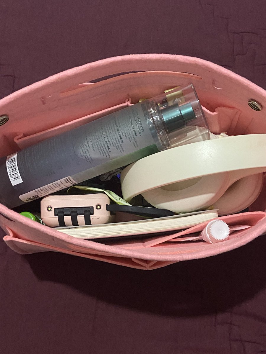 fairestwin's tweet photo. my best purchase in january<3 bisa jadi rekomendasi buat tanggal kembar 2.2 nantiii😆 https://t.co/ZiWvrgGYhz