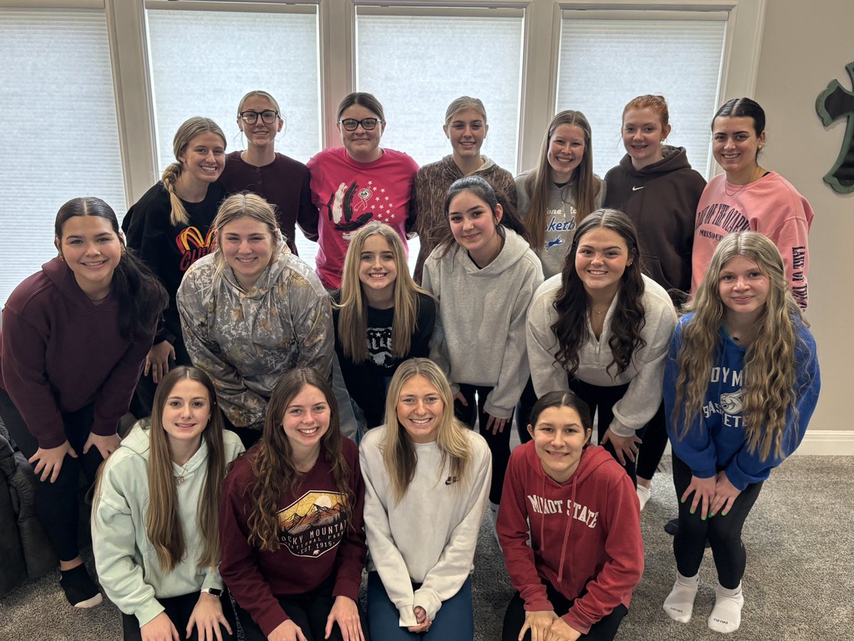 LJLadyMules's tweet image. A little breakfast and fuel for this afternoon! 

#LadyMulesHoops #DifferentRolesSameGoal #ICantButWeCan #Family