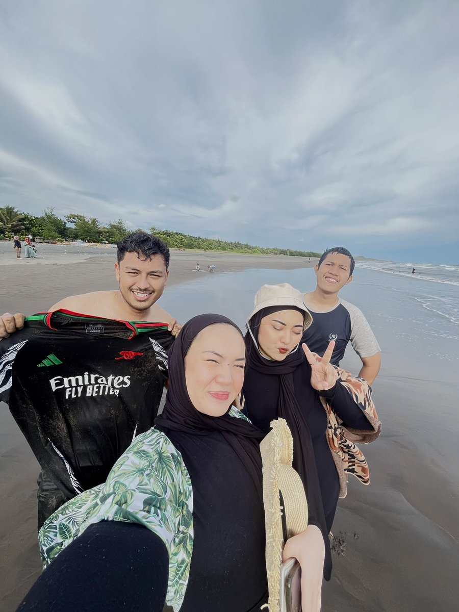 febbyftr's tweet photo. love &amp; hate them sm🫧 https://t.co/sZoJq7NOZ4