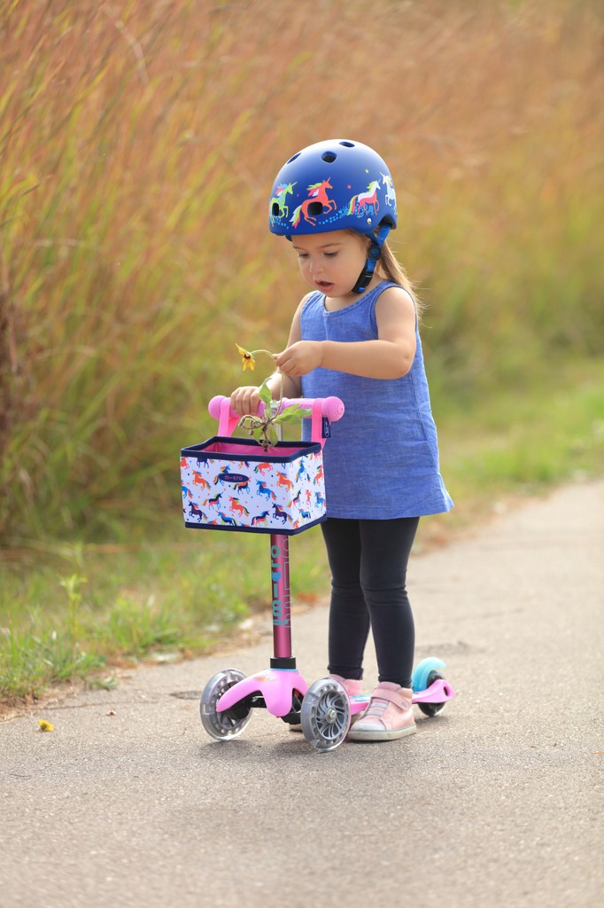 MicroKickboard's tweet image. Roses are red, violets are blue, here is a flower picked just for you 🥰

#Valentine #ValentinesDay #LoveMonth #LoveToScoot #LoveMicro