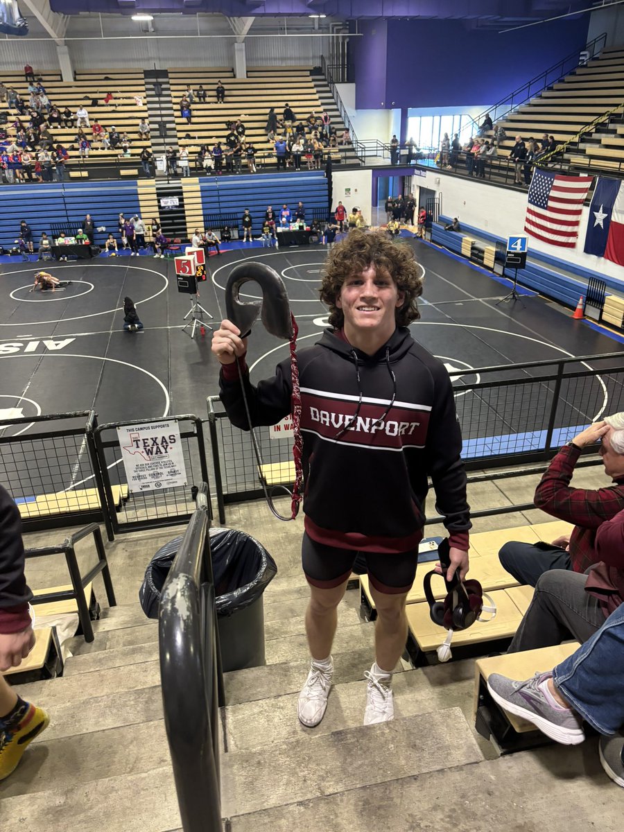 DavenportWolves's tweet photo. Mason with 2nd Round Pin! On to the next round! https://t.co/KWQLxmzLht