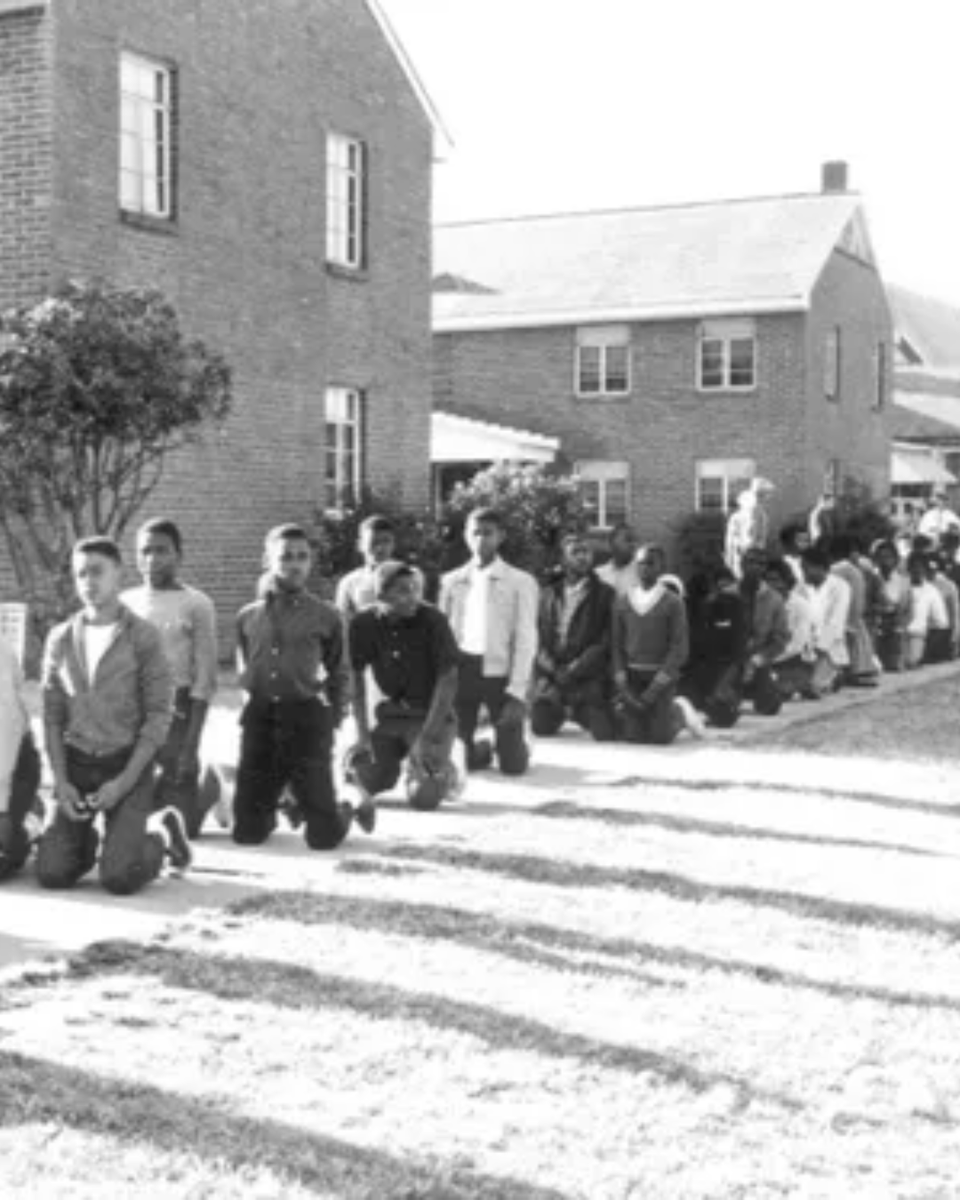 NCRMuseum's tweet photo. #OTD in 1965, over 250 protesters, including Dr. Martin Luther King Jr., were arrested in Selma, Alabama. Join us in remembering their bravery and learn more about the #SelmaMovement at our museum.
Image Credit: Clarion Ledger/Wisconsin Muslim Journal/Getty https://t.co/w7diUonJ06