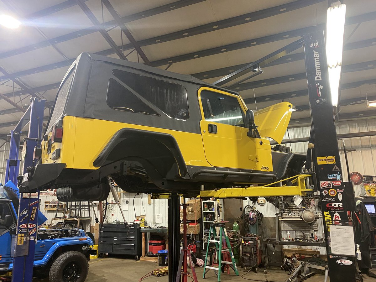 dannyknecht's tweet photo. Came up in my memories today from 3 years ago it's come a long way since then and a ton of smiles per gallon #jeeplj #dana44ultimate #ironrock https://t.co/cstQEWiHwz