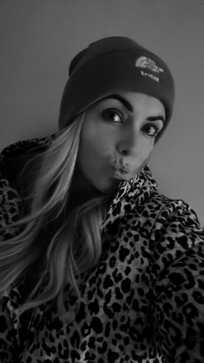 Head over to my insta page to spend a morning with me at the beach 🌅🤎
It was a cold one today but spent time with my most fave people 🥹