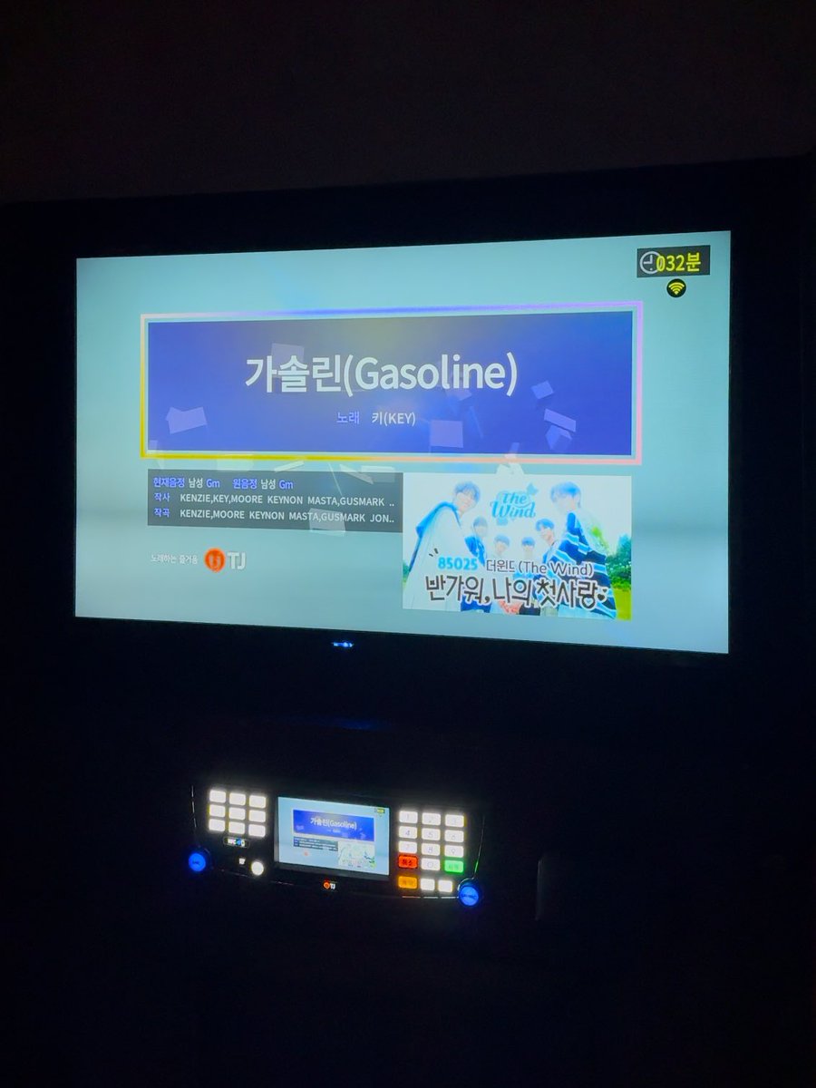 exvoue's tweet photo. 가족들이랑 노래방 100점 내기 해서
가솔린이랑 괴도로 1등한 자랑,,, https://t.co/a2X1bjVBxH