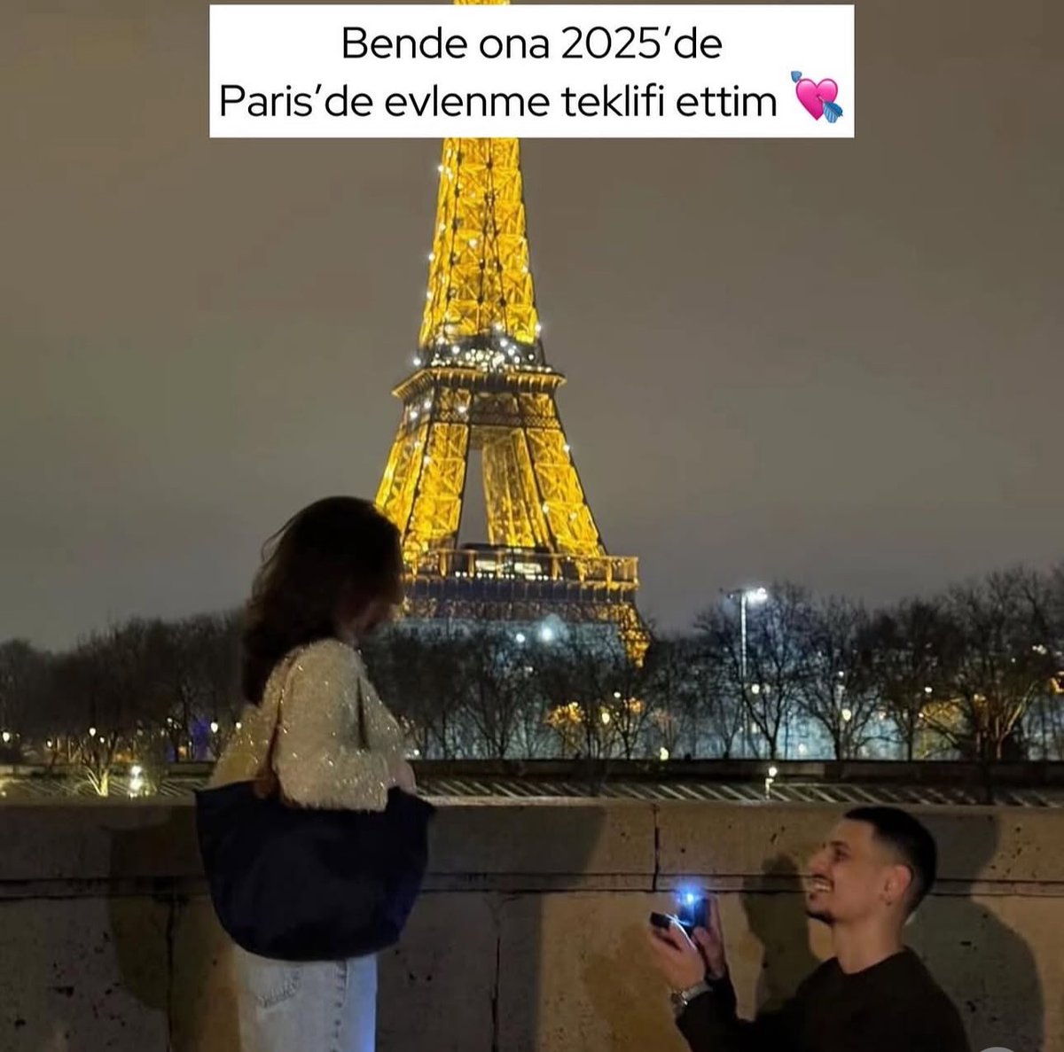 Aloooo şu elemanın kıza yaptığına bi bakarmısınız..