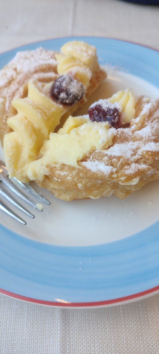 Comincia il periodo di uno dei dolci che amo di più...
#napoli #Food #FoodLovers