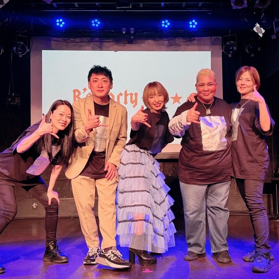 Brocantofficial's tweet photo. 昨日はMAXレイナのソロライブでした〜🎵

寿子やアキちゃんも応援来てくれて嬉しかったです😍

その後のお酒は当たり前に美味しすぎましたよ〜🍺

10月沖縄での LIVEも決まりました🎵
また詳細決まったらUPしますので宜しくお願い致します✨😊✨

#max #reina #geminitheater二子玉川 https://t.co/1s7MM9f3dd