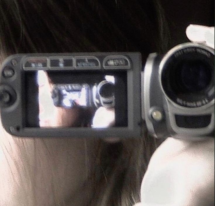 IROYHA's tweet image. do you know what? february has arrived, and it’s officially my birthday month! a new month, new energies, and a little more sparkle in the air. i can feel the excitement rising, who’s eggcited to make some incredible moments with me, my GLLITz? ⭐