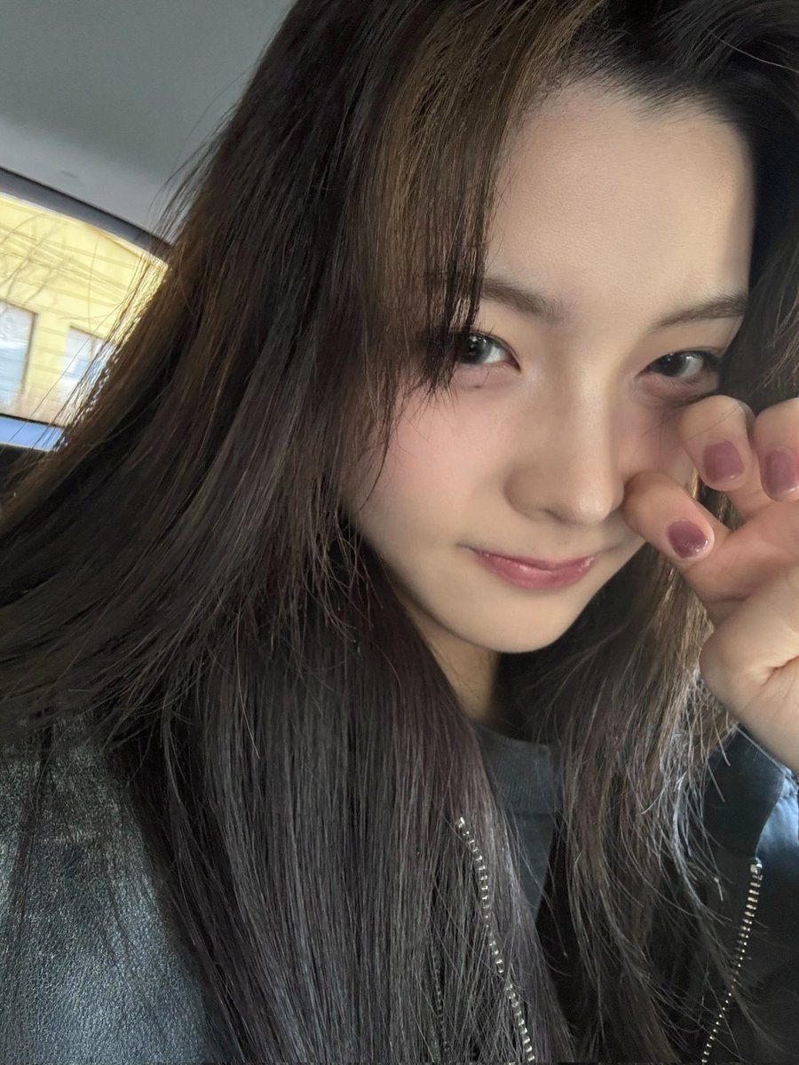 IROYHA's tweet image. do you know what? february has arrived, and it’s officially my birthday month! a new month, new energies, and a little more sparkle in the air. i can feel the excitement rising, who’s eggcited to make some incredible moments with me, my GLLITz? ⭐