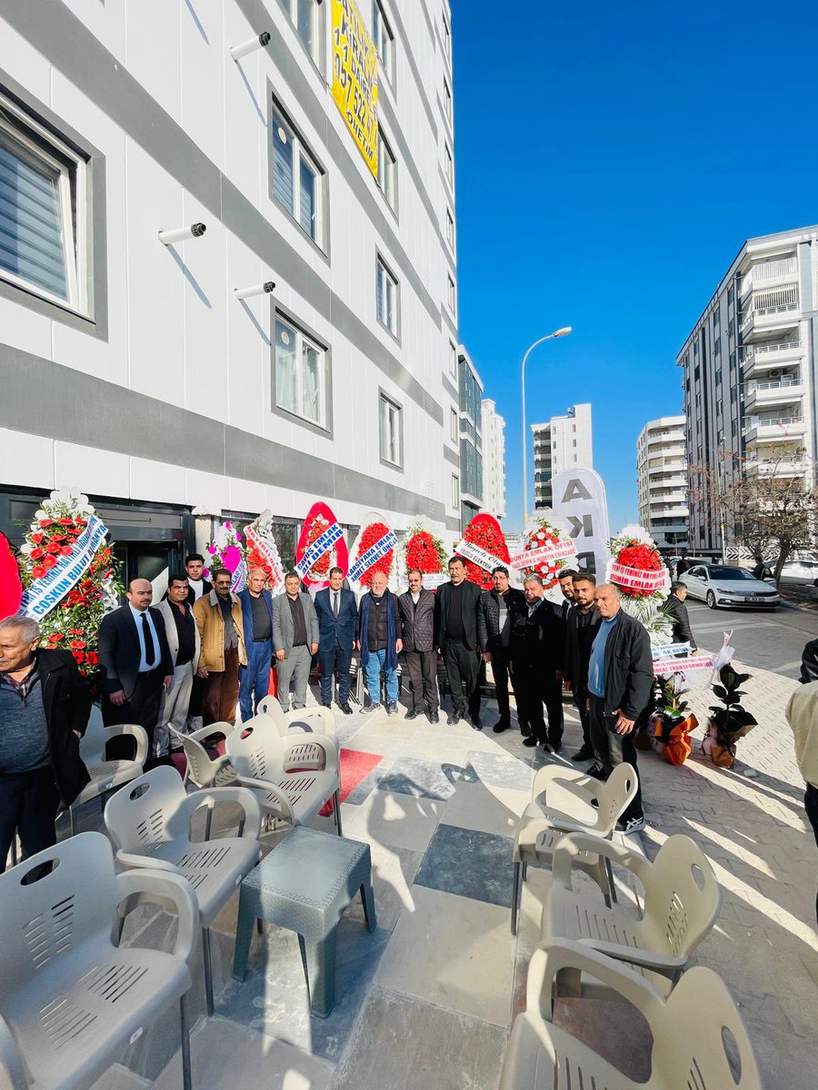 sumder6363's tweet photo. Şanlıurfa müteahhitler derneği başkanı @ASIKLIMUSTAFA birlikte yönetim kurulu Abdulkadir Demire ayıt Akdem emlak ofisi  açılışını gerçekleştirdik. 
Rabbim bol ve bereketli kazançlar nasip etsin inşallah…@sumder6363 https://t.co/PZwgmzYRpT