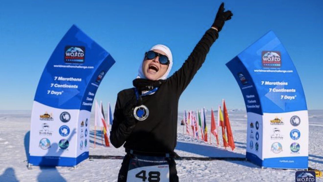 😱 La influencer Verdeliss gana la segunda maratón del reto “7 maratones, 7 días y 7 continentes”.

🥇 Lideró ayer la maratón en la Antártida y hoy lo ha hecho en Sudáfrica.

🔜 Mañana correrá en Perth (Australia) y los siguientes días en Dubai, Madrid, Fortaleza y Miami.