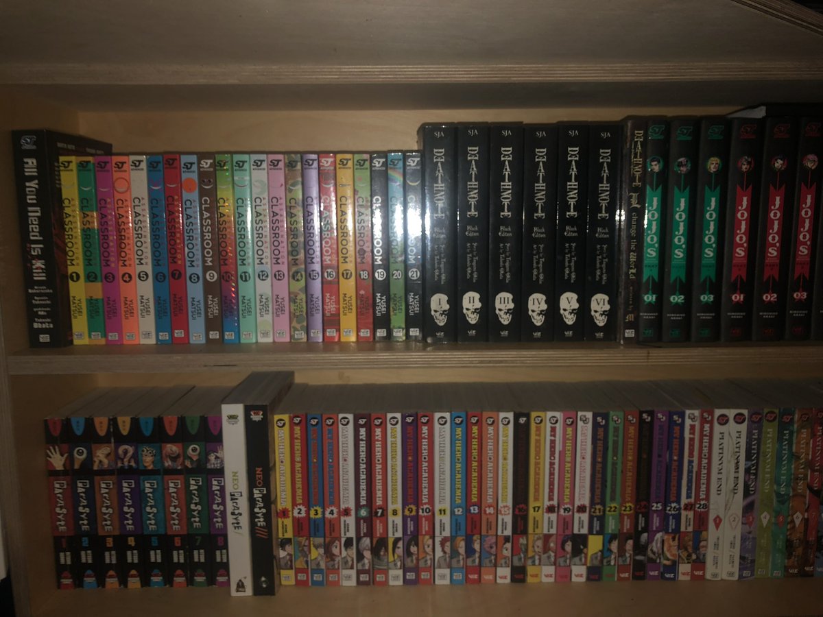 NrdWallProgress's tweet photo. Oct 21’ part 2. I had these black shelves for a short amount of time. This is also where I went through a strategy guide craze, I ended up with still a fair amount more over time, I doubt I’m done with them still. I also had a unit built. https://t.co/NY1JQZeajU