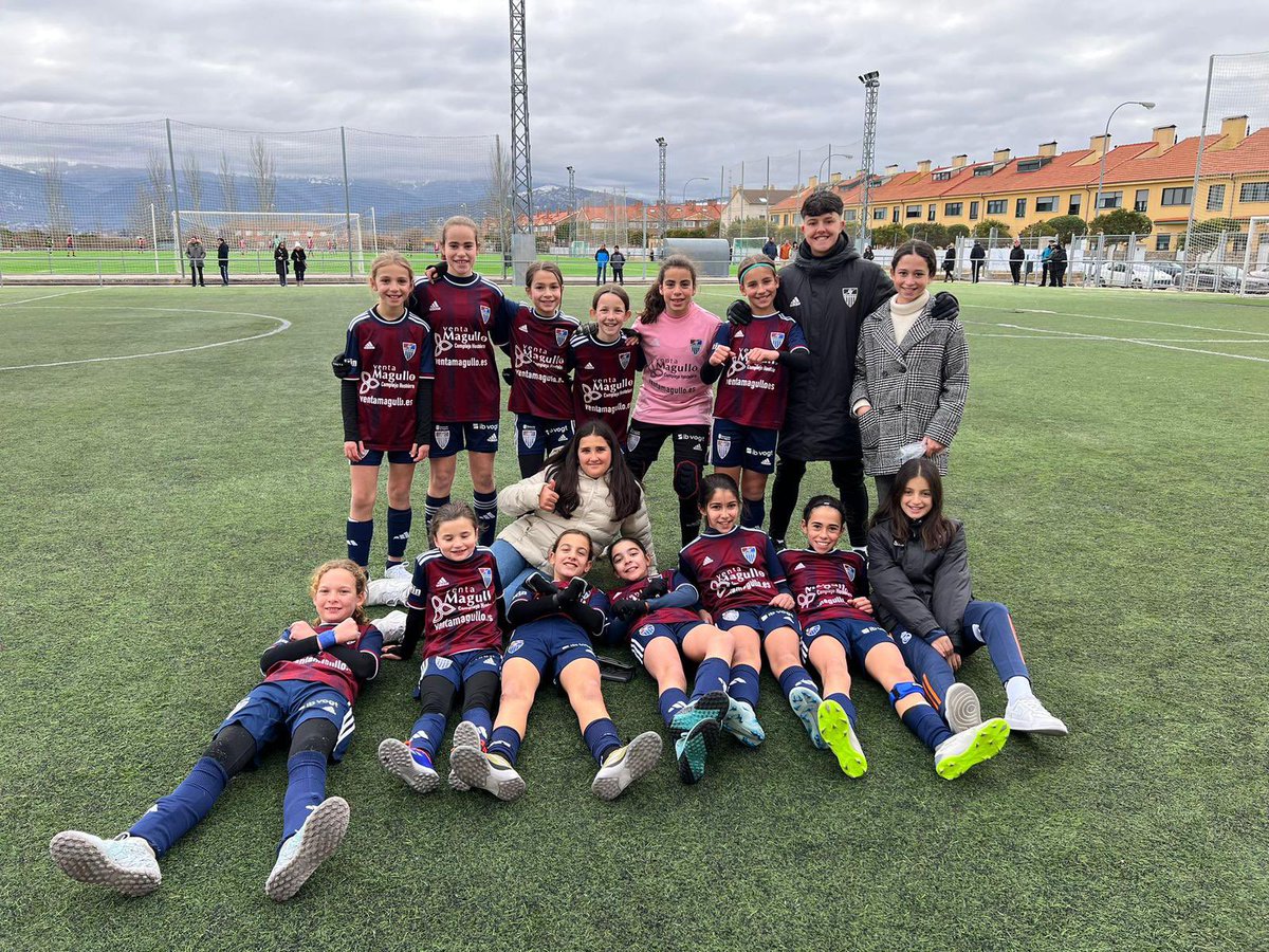 Segoviana_Base's tweet photo. Victoria del AF contra el claret b, 5-2.
Partidazo de las chicas que lucharon hasta el final.
Agradecer a las dos Noas y a Marta del Benjamin que vinieron a echarnos una mano y se hicieron un partidazo!!❤️💙

#SomosLaBase #Segocantera 🔴🔵 https://t.co/6J7bDTmIlD