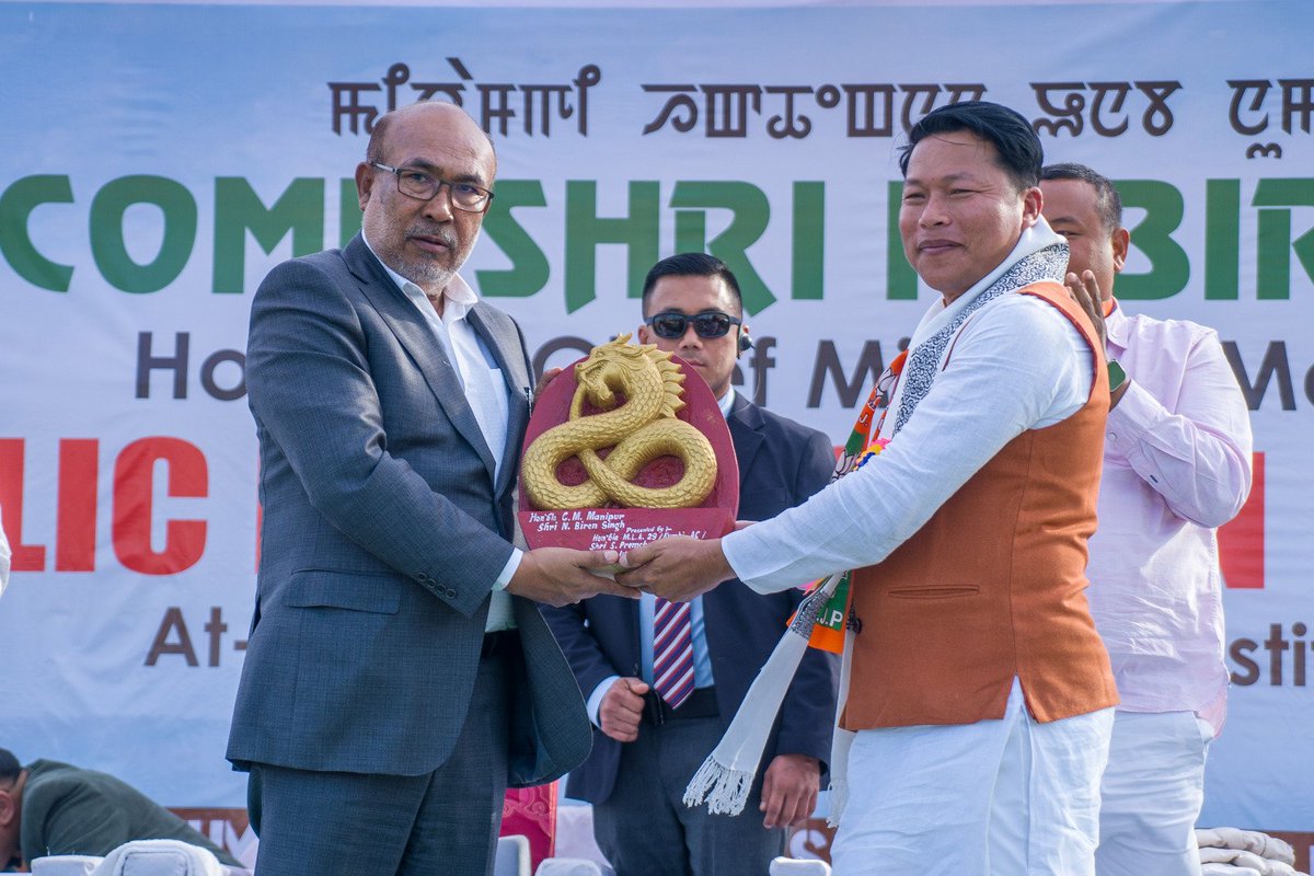 manipur_cmo's tweet photo. HON'BLE CM N BIREN SINGH INTERACTS WITH PEOPLE AT KUMBI

Hon'ble CM N Biren Singh today assured the construction of a Mini Sports Complex at the Kumbi High School Ground Terakhong at the cost of Rs. 2.5 crores.

Hon'ble CM was addressing an 'Interaction with the Public' event at the Kumbi high school ground today, said that the government is always there for the Internally Displaced Persons and that Go to Village events will be conducted at the earliest to look into all their requirements and needs.

Hon'ble CM also assured certain demands of the people including development of Kumbi Market Shed, repairing of Kumbi to Wangoo Road at the earliest, upgradation of Terakhong Primary Health Centre to Community Health Centre, setting up of a Fire Services sub-station at Kumbi.

Regarding provision of livelihood assistance to IDP families, Hon'ble CM said there is a scheme called the 'One Family One Livelihood' which provides upto Rs.10 lakh loans with a 30 percent grant.
The interaction was also attended by Ministers Shri Govindas Konthoujam, Dr Sapam Ranjan Singh, Shri L. Susindro Meitei, MLAs Sapam Kunjakeswor Singh, Shri K Ibomcha, Shri S. Premchandra Singh.

Hon'ble CM accompanied by the Ministers also inspected the pre-fabricated houses under constructed for IDPs at Phubala.