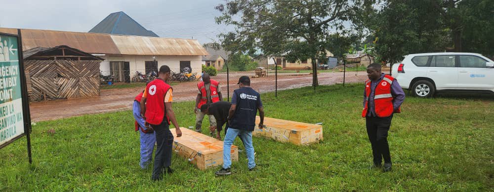 Collaborative efforts are taking center stage in the fight against #Marburg in 🇹🇿.

With partners, <a href="/WHO/">World Health Organization (WHO)</a>-trained first responders, are setting up an isolation center at Lukaragata Health Centre in Biharamulo, to enhance early detection &amp; timely isolation of suspected cases.