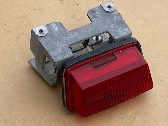 jog___taro's tweet photo. カワサキのKR-1が4EU・3XVと共通のテールランプなの驚愕してる https://t.co/XKunDhlj2s