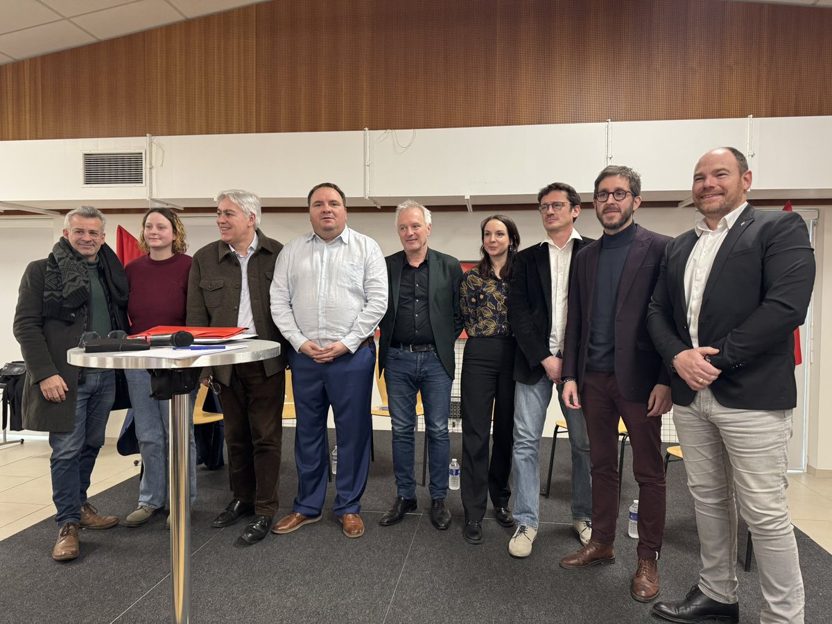 fabien_gay's tweet image. Merci aux camarades @PCF37 d’Indre et Loire pour leur accueil et d’avoir invité toute la gauche pour ce meeting pour la Paix nécessaire dans le contexte international que nous connaissons. Plus que jamais les voix de #Paix doivent s’élever !
@humanite_fr