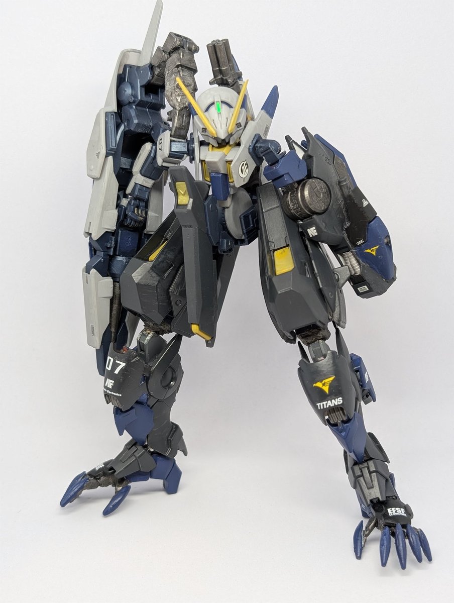 zyotora's tweet photo. #イチニノコン5
配信お疲れ様です
ウーンドウォートの改造機フレッシル・ラー完成いたしました!!
使用キットはウーンドウォート、レクス、ゼロ炎、アメイジングエクシアとなっています。名前の由来はAoZの名前の元ネタであるウォーターシップダウンのうさぎたちからで一匹狼の長という意味になります https://t.co/95TF0tFHnw