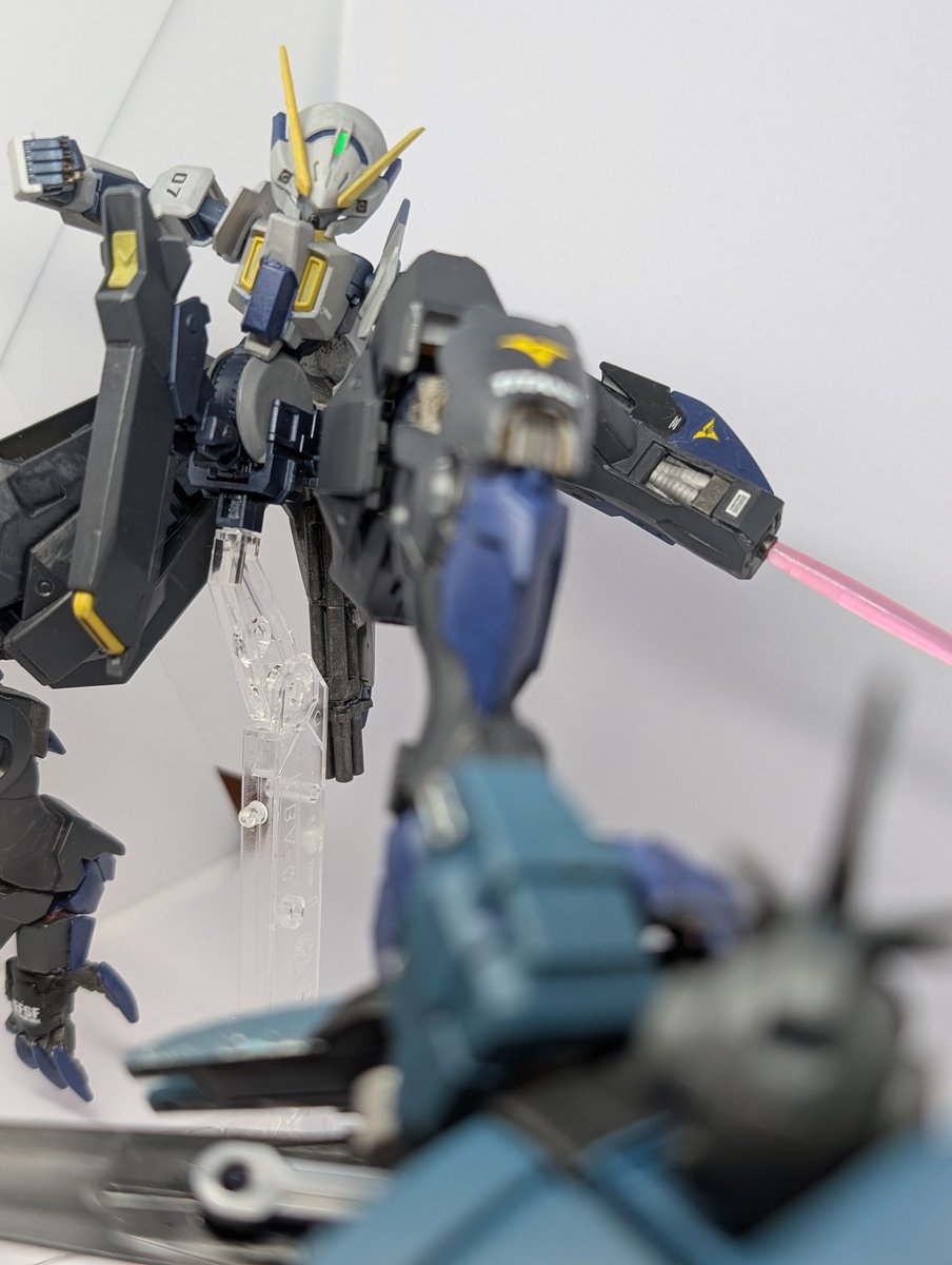 zyotora's tweet photo. #イチニノコン5
配信お疲れ様です
ウーンドウォートの改造機フレッシル・ラー完成いたしました!!
使用キットはウーンドウォート、レクス、ゼロ炎、アメイジングエクシアとなっています。名前の由来はAoZの名前の元ネタであるウォーターシップダウンのうさぎたちからで一匹狼の長という意味になります https://t.co/95TF0tFHnw