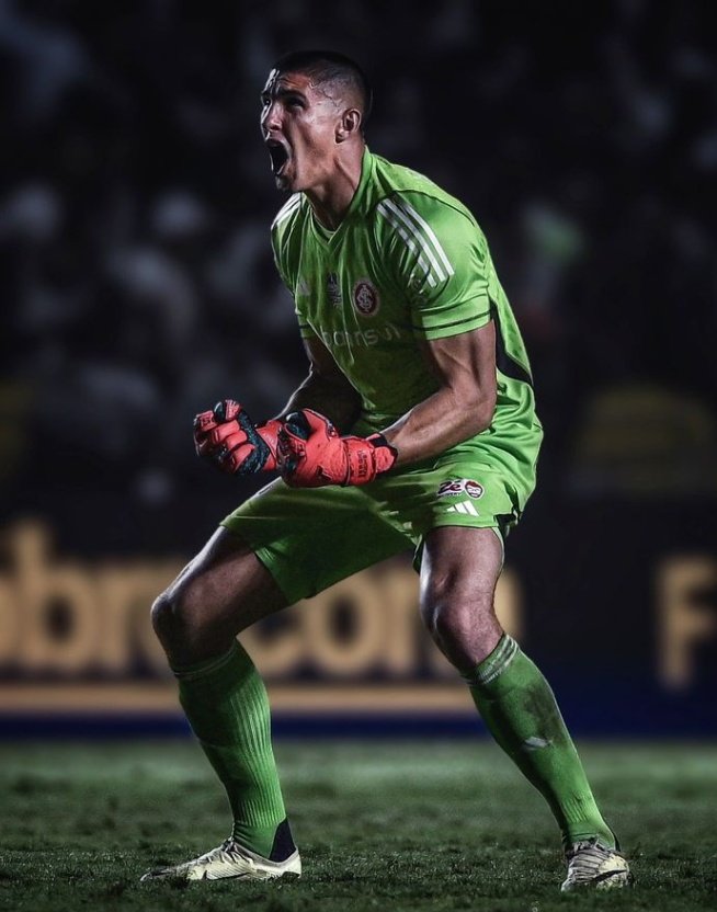 InterTimeLine's tweet image. 🗣 Sérgio Rochet: "Internacional tem obrigação de lutar pelo Campeonato Gaúcho, Campeonato Brasileiro e Copa Libertadores. Temos elenco com grandes nomes que nos coloca uma responsabilidade de vencer tudo".

[@ElEspectadorUy]