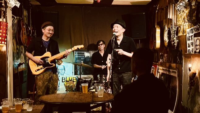 2025年2月1日、大阪十三RAINCOAT

THE PYTHONS現体制でのラストライブが終了しました！
対バンのBlues Kicksありがとうございました！

アンコールのYou can't judge a book by its cover ではノーブレーキ、フルアクセルでブギしました

浩平もまた次の舞台へ！
そしてTHE PYTHONSのこれからに期待！