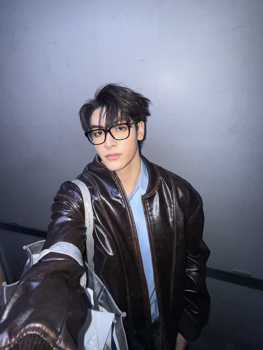 ChenRcj's tweet photo. ขอบคุณที่มาหากันนะครับ 🖤💋  #สนามอ่านเล่น2025xJoongDunk https://t.co/Xw0TFMJWl4