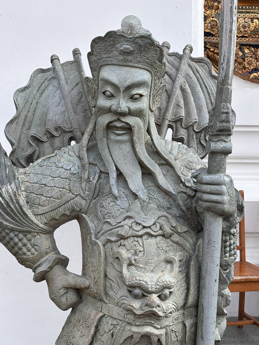 andyboyle76's tweet photo. @RichardBarrow is there a name for this statue? I know it was a gift from the Chinese but can’t find any more info 🙏 https://t.co/d77wau2fq3