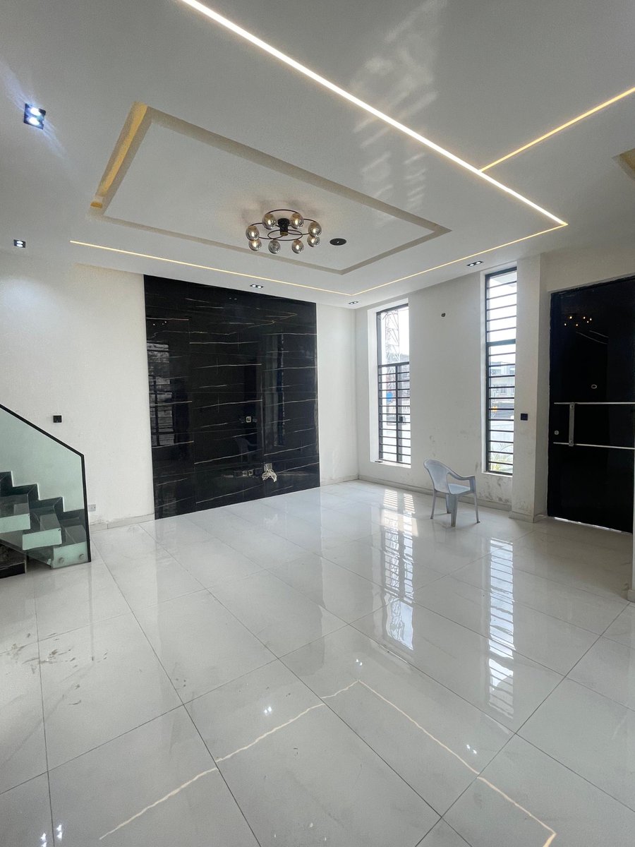 titanequityltd's tweet photo. 4-Bedroom Semi-Detached Duplex | Ikota | ₦170M

  Experience luxury living in this beautifully finished 4-bedroom semi-detached duplex located in the heart of Ikota.
📍 Location: Ikota
💰 Price: ₦170M

Property Features:
✅ All rooms ensuite https://t.co/krsmrWT2SF