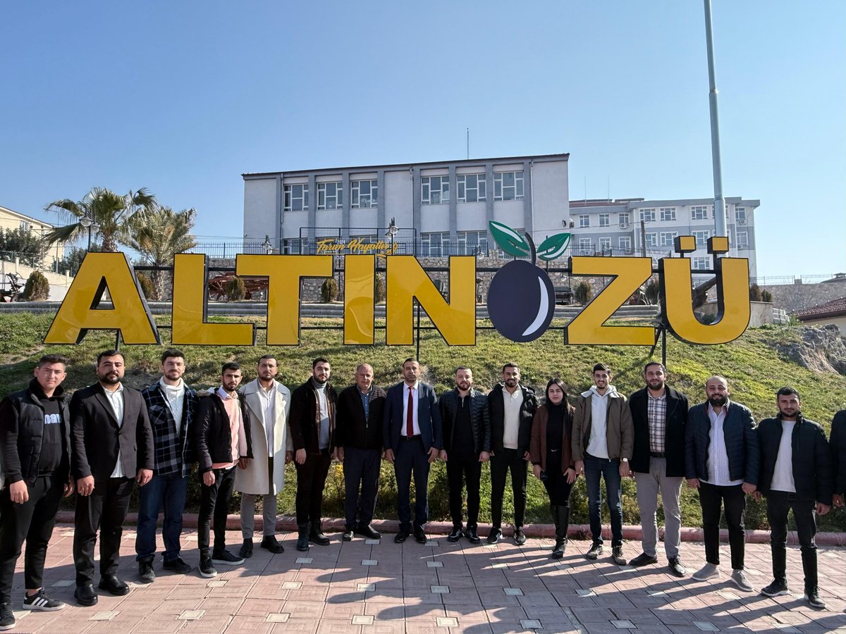 Yarınlar Gençlerimizin. 🇹🇷

Altınözü İlçe Başkanımız Sn. Hakan DÖNMEZ, ilçe Gençlik Kolları Başkanımız Ali ÜZÜM veTeşkilatımız İle birlikte Altınözü İlçemizdeki  Genç Kardeşlerimizle Kahvaltıda Buluştuk.