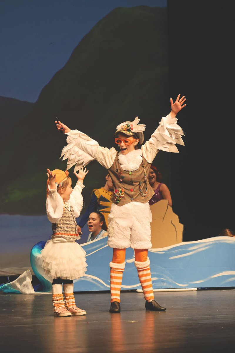 MrA_ugenstein's tweet photo. Only 2 more nights of Creekview’s Little Mermaid Jr. 🧜🏻‍♀️ Opening night was spectacular, and I’m pretty partial to Seagull # 3 🤩 https://t.co/by2NORmXaR