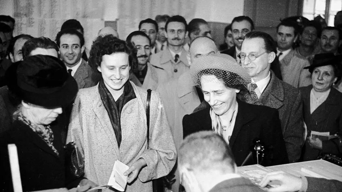 80 anni fa, il 1 febbraio 1945, le donne italiane acquisirono il diritto di voto. 

<a href="/ultimora_pol/">Ultimora.net - POLITICS</a>