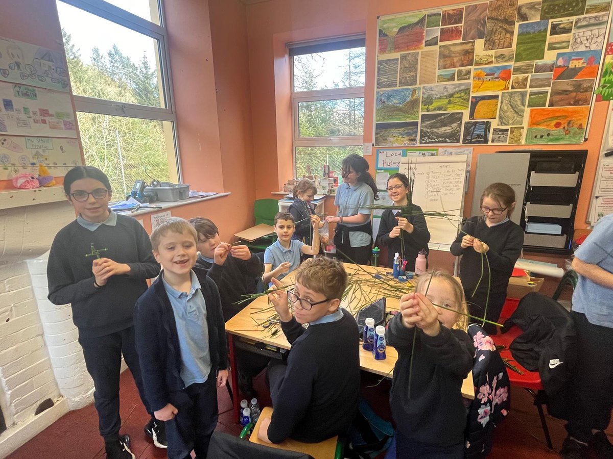 🌿 Beannachtaí na Féile Bríde 💚 Happy Saint Brigid's Day 🌿

Our pupils were busy little bees yesterday making Saint Brigid's Day Crosses. The junior classes really enjoyed learning how to make their own crosses.

#LáFhéileBríde #SaintBrigidsDay #CroisBhríde #SaintBrigidsCross