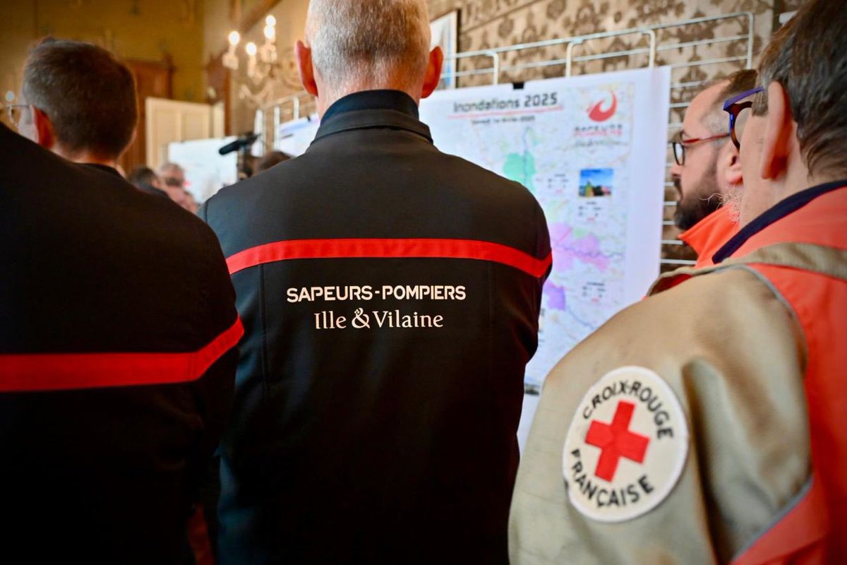 DG_SecCivile's tweet image. Face aux #crues historiques qui touchent l’Ouest de la France, j’ai accompagné le ministre de l&apos;Intérieur @BrunoRetailleau, la ministre de la Transition écologique, de la Biodiversité, de la Forêt, de la Mer et de la Pêche @AgnesRunacher et la ministre déléguée chargée de la…