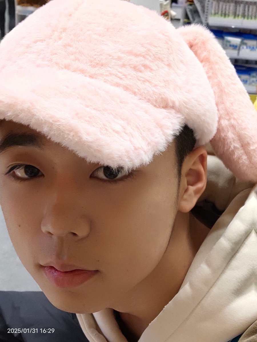 Fffdd4666's tweet photo. 逛的很开心🥰🥰🥰 https://t.co/XDshxIto8m