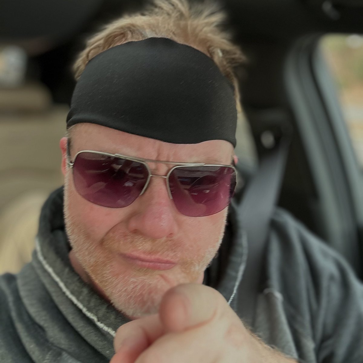 fishmornings's tweet image. Hey you! Yeah, you… with the face head and neck. Make it a great day!