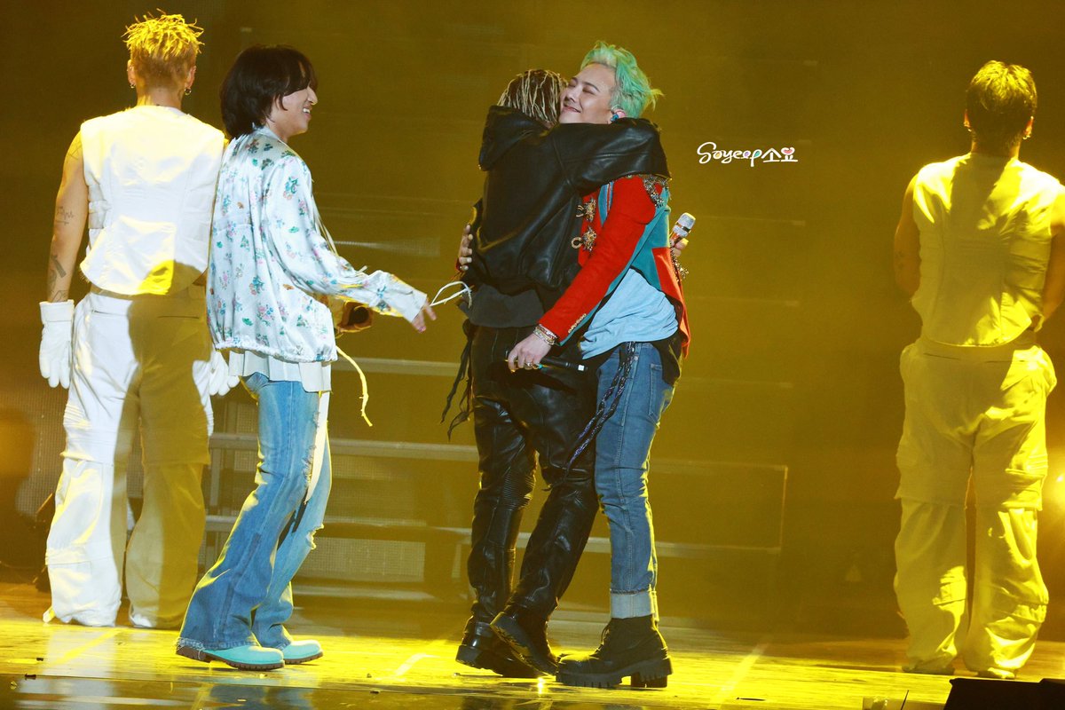 SOYEOP0818's tweet photo. 20250201태양 콘서트 

BIGBANG 👑

😢

@IBGDRGN 

#GDRAGON #GD #KWONJIYONG #지드래곤 #지디 #권지용 #权志龙 https://t.co/KO5pHz8zO2