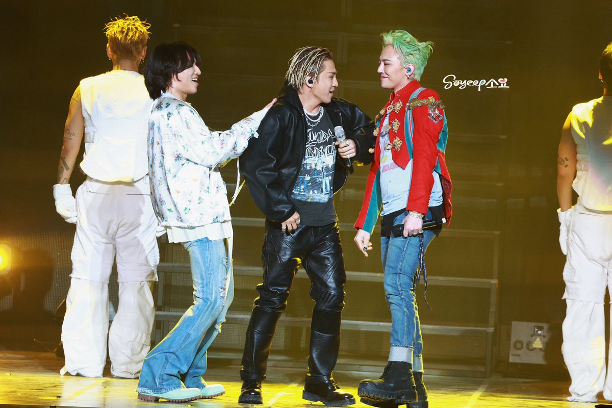 SOYEOP0818's tweet photo. 20250201태양 콘서트 

BIGBANG 👑

😢

@IBGDRGN 

#GDRAGON #GD #KWONJIYONG #지드래곤 #지디 #권지용 #权志龙 https://t.co/KO5pHz8zO2