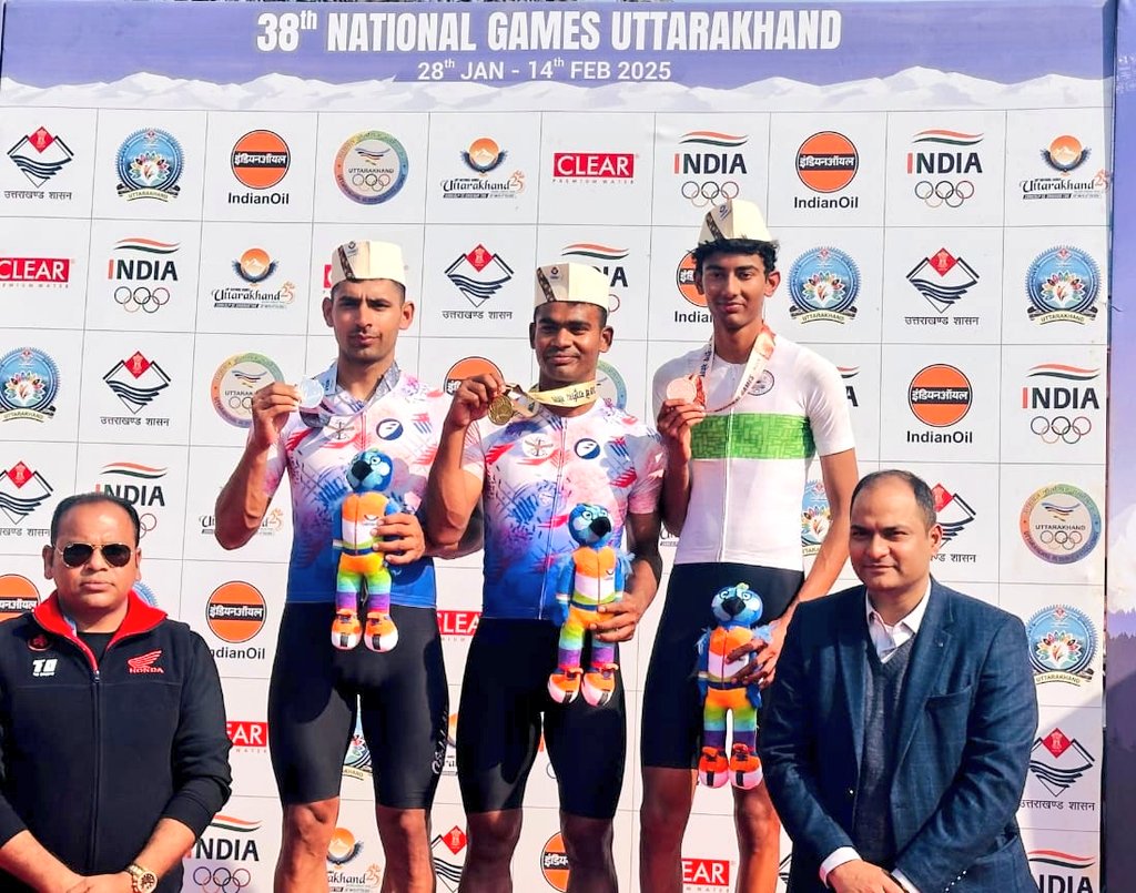PRODefDehradun's tweet photo. 🇮🇳 Outstanding performance by Atheletes of #ServicesTeam at the #NationalGames2025.

#Congrats to Hav Surajit Rajbanshi (Gold, 3M Springboard Diving), JWO Dinesh Kumar (Gold, 120 km Road Race Cycling) &amp; Rishikanta Singh, CPO (Gold, 61kg Weightlifting)

#Winners
#Uttarakhand https://t.co/ovBfymiT3v