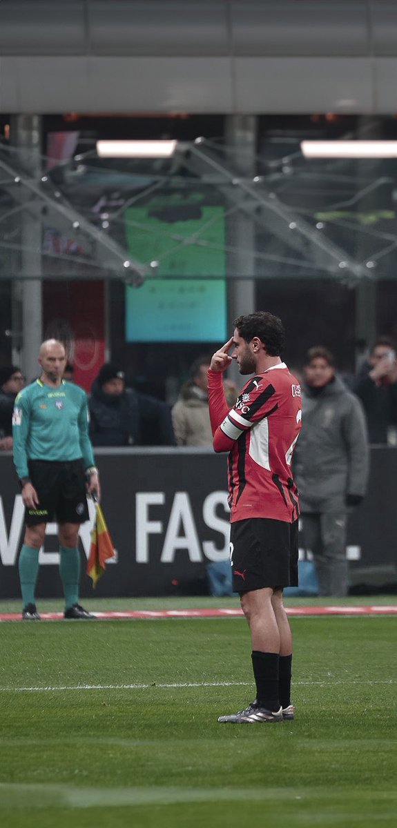 elq8iii's tweet photo. ⁴ᵏ Grazie @davidecalabria2 ♥️🖤 https://t.co/DMLAPxvRL7
