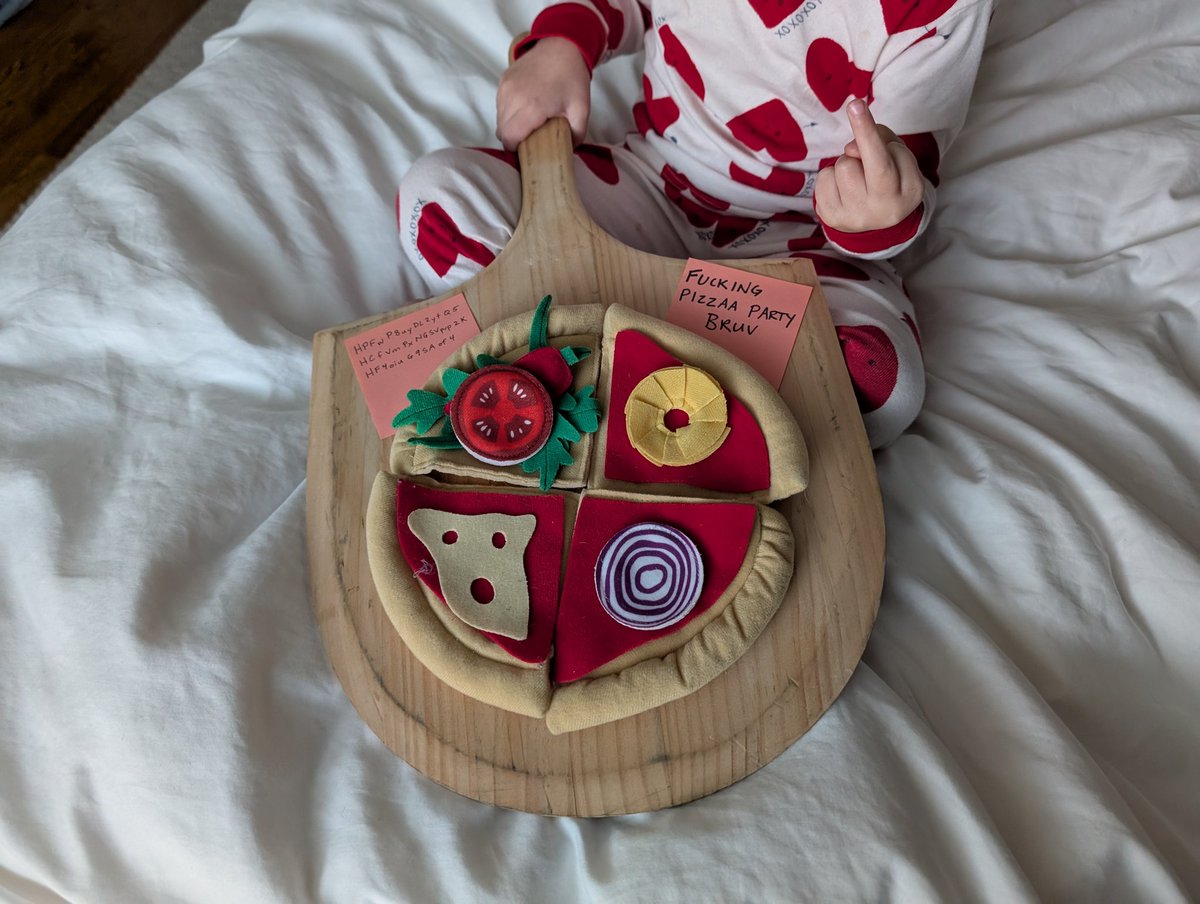 Ginger McFly tweet media