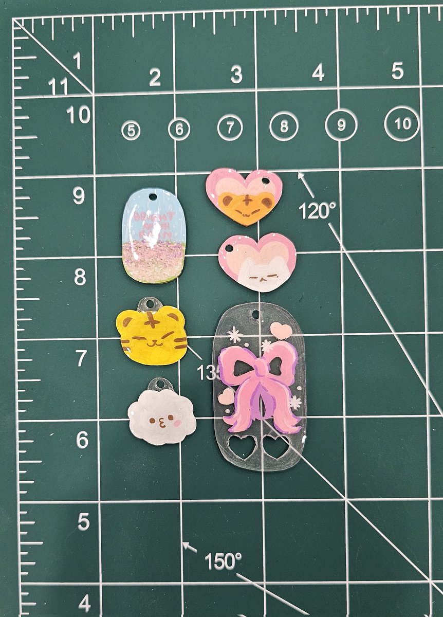 mouishappy's tweet photo. #withmoonshot 🎨🪄
- shrink plastic workshop
บรรยากาศสตูน่ารักเป็นกันเองเหมือนเดิมเลยย สีให้ใช้เยอะฉ่ำ เพิ่มเติมคือนวัตกรรมเตาอบสำหรับงานชริ้ง ชีวิตง่ายขึ้นเยอะ 5555555 แห่ปปี้กับผลลัพธ์วันนี้มาก พุมจัย มันเป็นเอ็นดูเสมอเวลาน้อนหดเหลือตัวแค่นิ 🤲🏻 ไว้มีโอกาสจะแวะไปใหม่ค่าา 🫶🏻 https://t.co/0tqItRCWf4