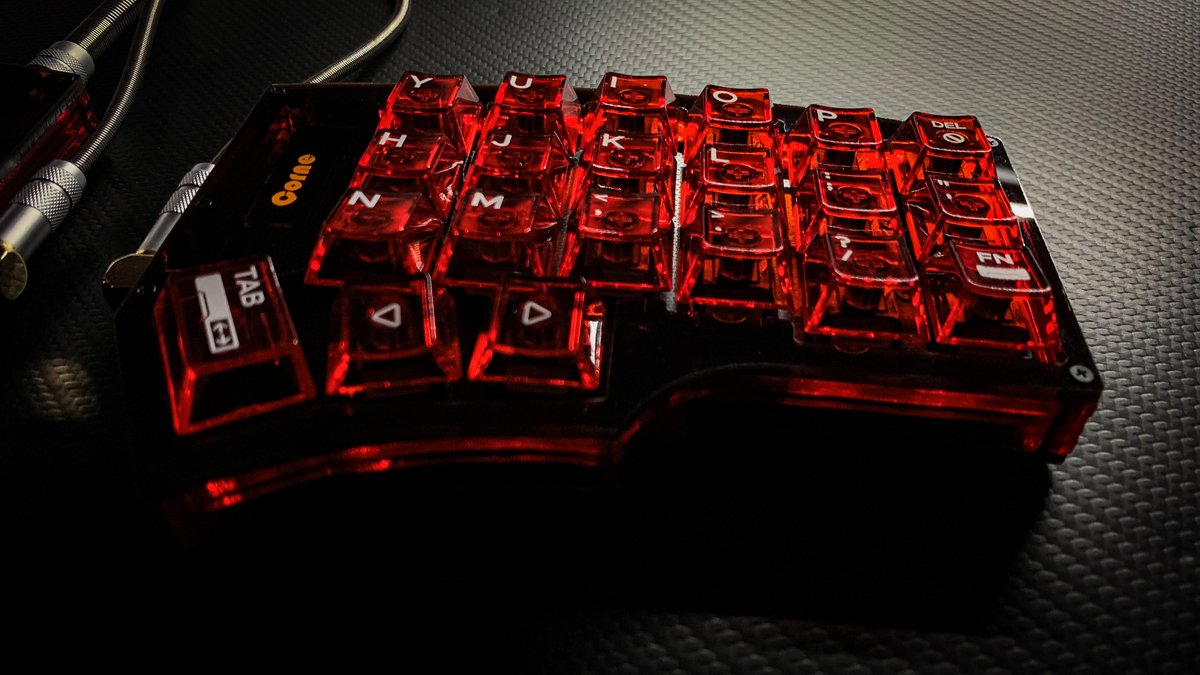 KeytopMan's tweet photo. 自作Corne V3ケース 

#自作キーボード #corne https://t.co/KYAVNPTmqu