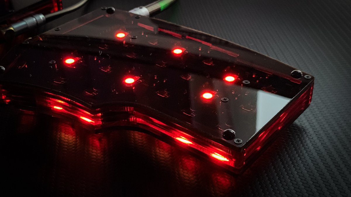 KeytopMan's tweet photo. 自作Corne V3ケース 

#自作キーボード #corne https://t.co/KYAVNPTmqu